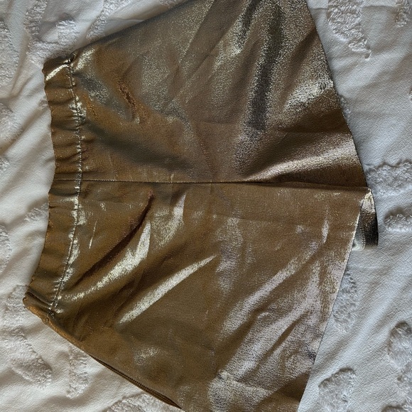 Maje size 42 metallic gold shorts high waist - Picture 3 of 4
